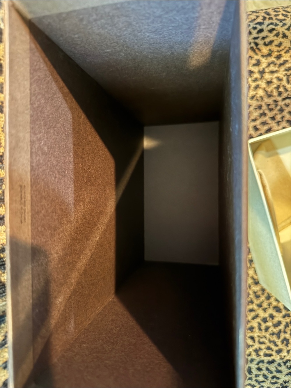 Accessory Box Identification - Picture 9 of 15